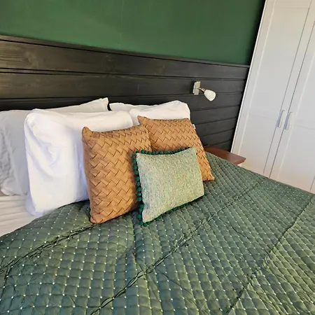 One-bedroom With Balcony & Fast Wifi *